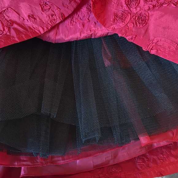 Girls Red Cap-Sleeve Formal Dress - Picture 4 of 6